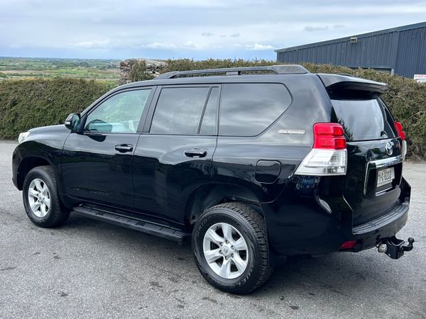 2011 Toyota Land Cruiser Crew Cab 5 seats 387676982