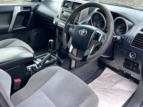 2011 Toyota Land Cruiser Crew Cab 5 seats 387677007
