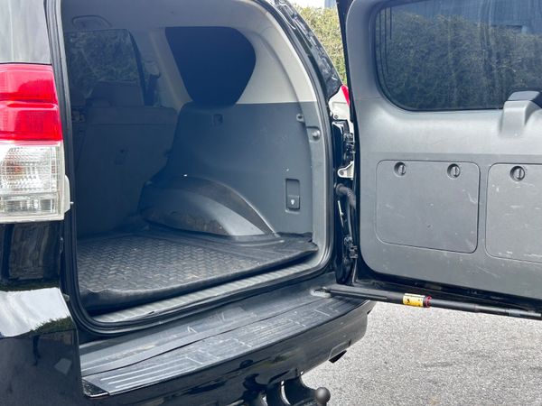 2011 Toyota Land Cruiser Crew Cab 5 seats 387677008