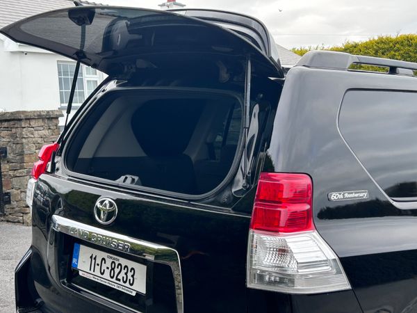 2011 Toyota Land Cruiser Crew Cab 5 seats 387677009