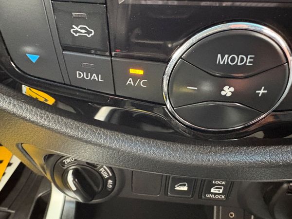 Nissan Navara 387678516