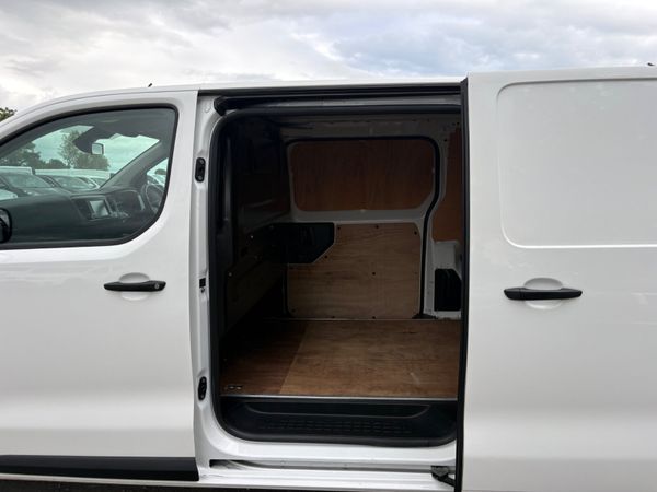 Vauxhall Vivaro LWB 387680040