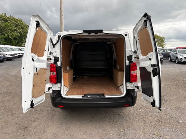 Vauxhall Vivaro LWB 387680039