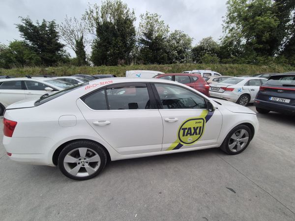 2017 Skoda Octavia *For Parts* 387612535