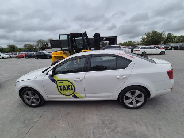 2017 Skoda Octavia *For Parts* 387612537