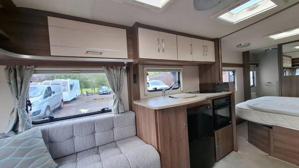 Lunar Venus 4 Berth Island Bed Caravan 387753946