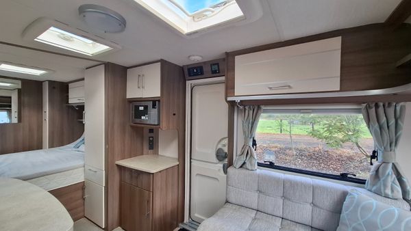 Lunar Venus 4 Berth Island Bed Caravan 387753947