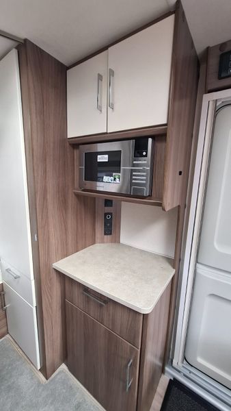 Lunar Venus 4 Berth Island Bed Caravan 387753948