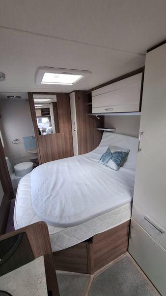 Lunar Venus 4 Berth Island Bed Caravan 387753950