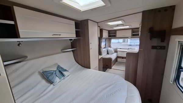 Lunar Venus 4 Berth Island Bed Caravan 387753951