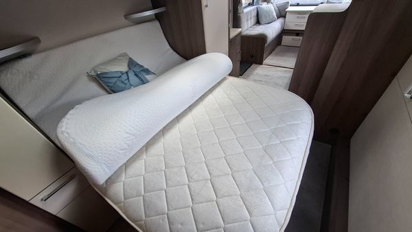 Lunar Venus 4 Berth Island Bed Caravan 387753952