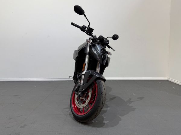 Suzuki GSX 8S - Only 71km - New bike 387708423