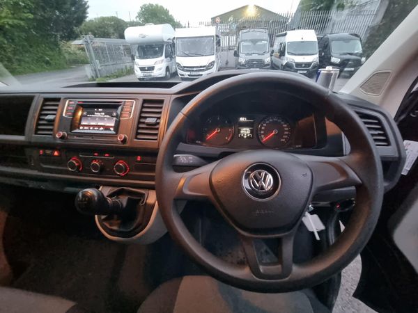 Volkswagen Transporter 2020 387714333