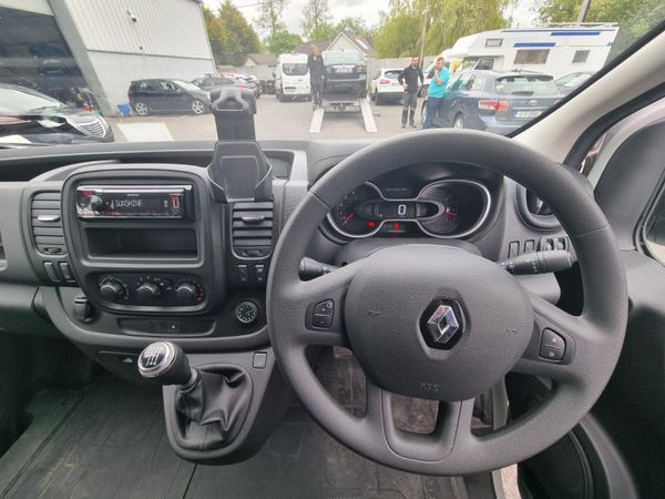 Renault Trafic 2021 387716058