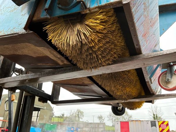 CONQUIP TELEPORTER / FORKLIFT SWEEPER..3564 387720449