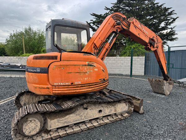 7 ton hitachi digger 387722211