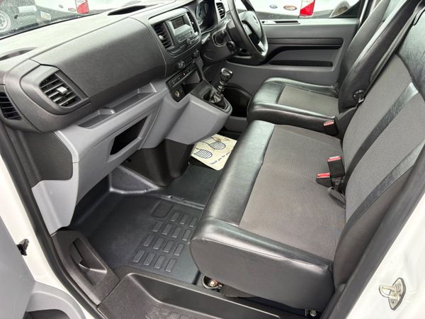 Opel Vivaro LWB 387730681