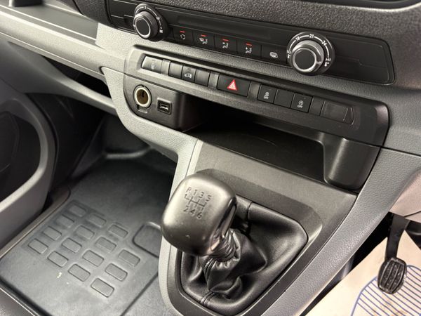 Opel Vivaro LWB 387730696