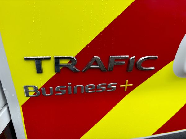 Renault Trafic 2.0 LWB 387731240