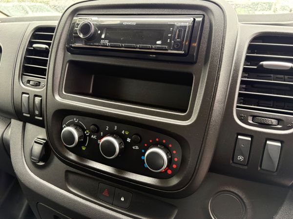 Renault Trafic 2.0 LWB 387731242