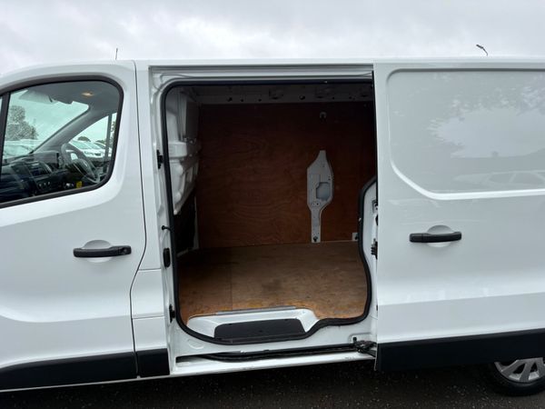 Renault Trafic 2.0 LWB 387731232