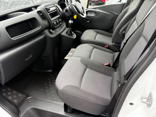 Renault Trafic 2.0 LWB 387731239