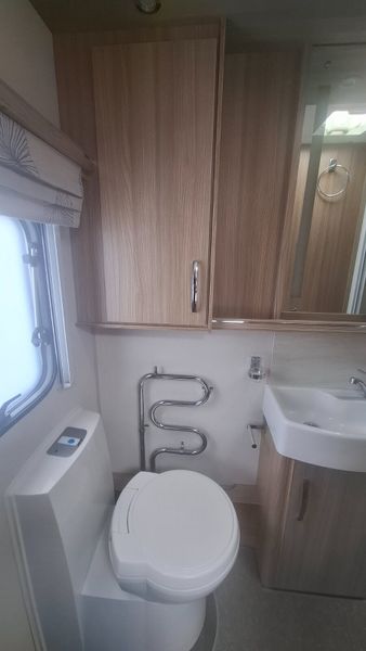 Coachman Patiche 575 Caravan Island Bed 387850363