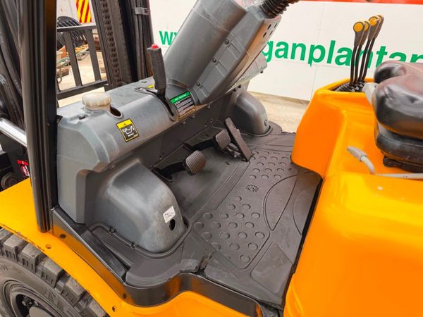 2018 HYUNDAI ... 5 TON GAS FORKLIFT ...822 hours 387861918