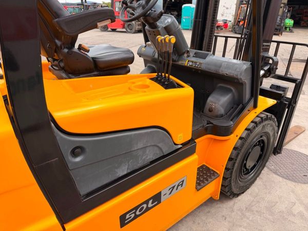 2018 HYUNDAI ... 5 TON GAS FORKLIFT ...822 hours 387861935