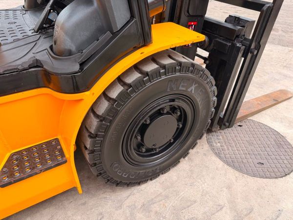 2018 HYUNDAI ... 5 TON GAS FORKLIFT ...822 hours 387861936