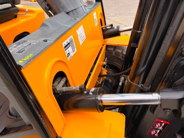 2018 HYUNDAI ... 5 TON GAS FORKLIFT ...822 hours 387861938
