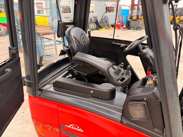 2012 LINDE 1.5 TON ELECTRIC FORKLIFT...2,700 hrs 387871197