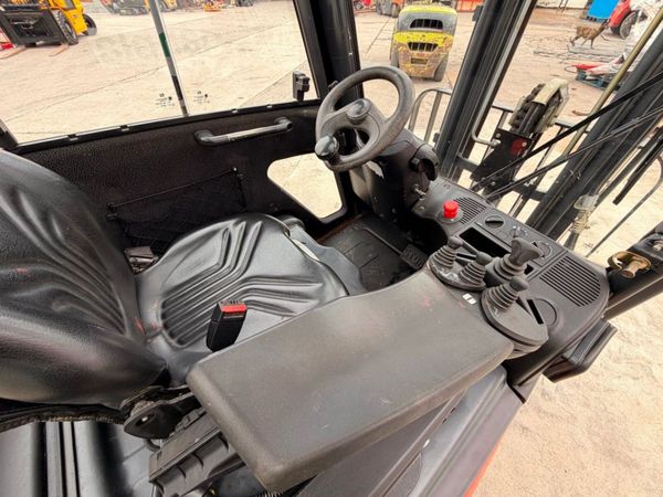 2012 LINDE 1.5 TON ELECTRIC FORKLIFT...2,700 hrs 387871207