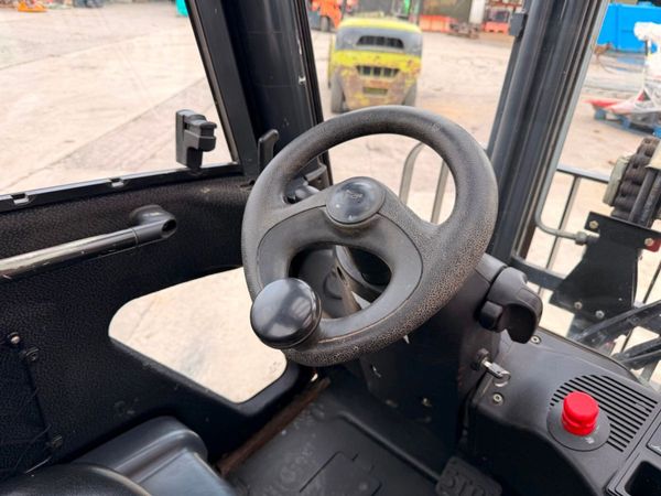 2012 LINDE 1.5 TON ELECTRIC FORKLIFT...2,700 hrs 387871221