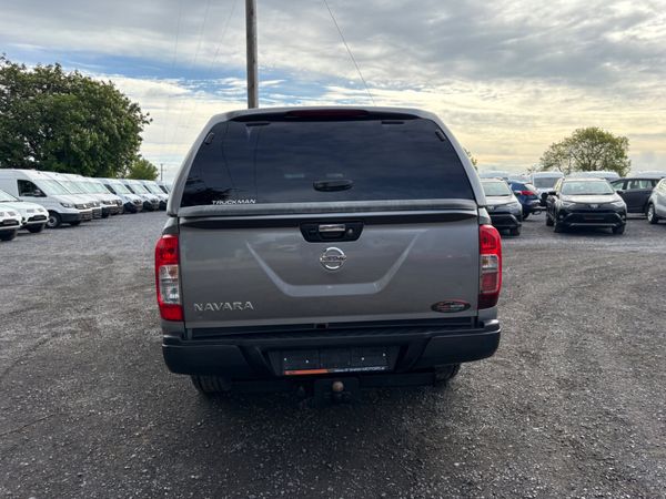 Nissan Navara 387828596