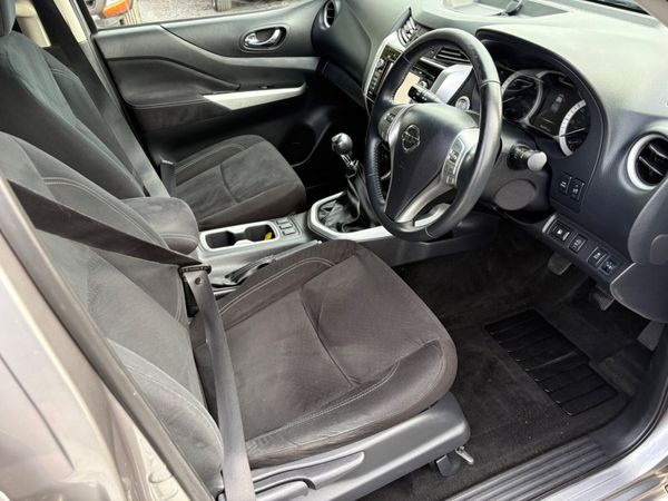 Nissan Navara 387828604