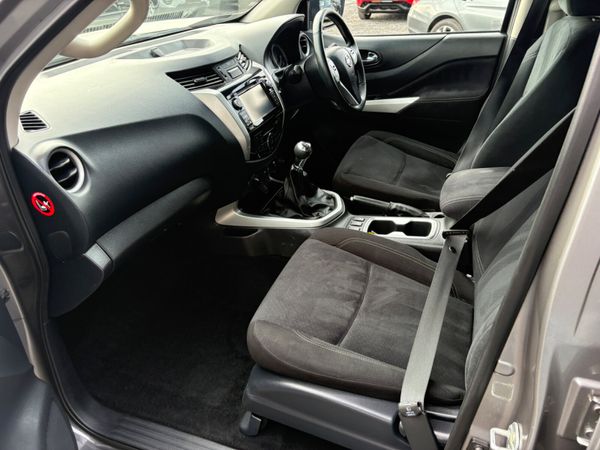Nissan Navara 387828609