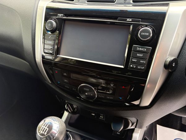 Nissan Navara 387828610