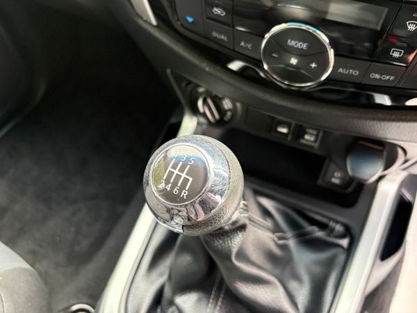 Nissan Navara 387828613