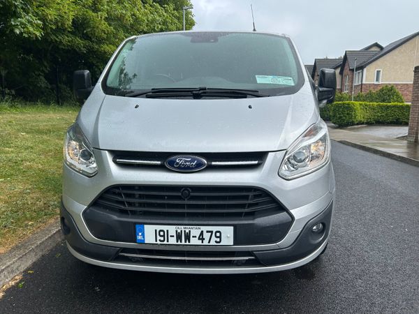 Ford Transit 2019 387905590