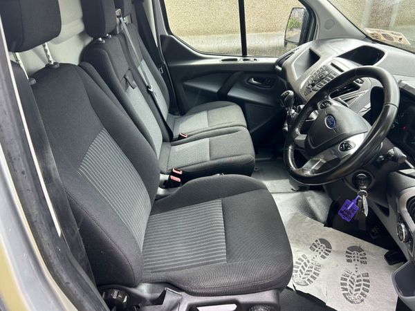 Ford Transit 2019 387905599