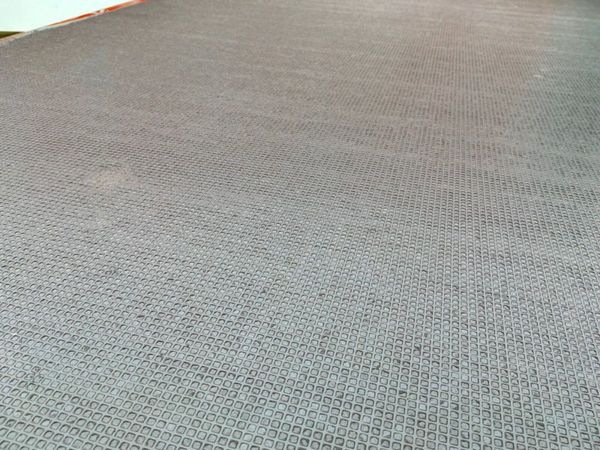 UNUSED NON SLIP TRAILER FLOORING / SHEETING 387918117