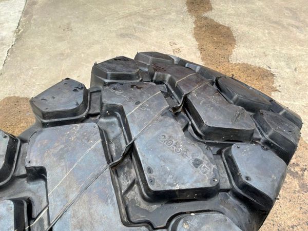 NEW  20.5 x 25 LOADER / DUMPER TYRES....1810t 388045069