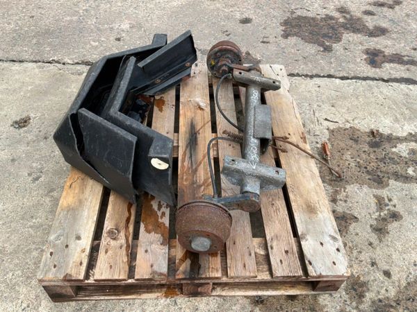 INDESPENSION TRAILER AXLE....4 x 100......BRC 388050554