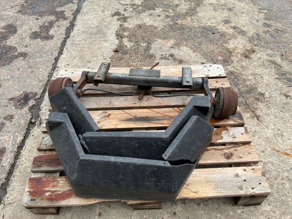 INDESPENSION TRAILER AXLE....4 x 100......BRC 388050557