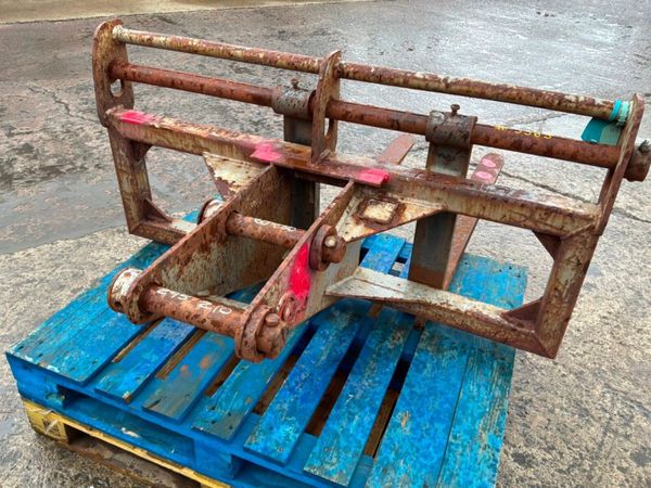 PALLET FORK ATTACHMENT...50/60mm PINS.......3383. 388057700