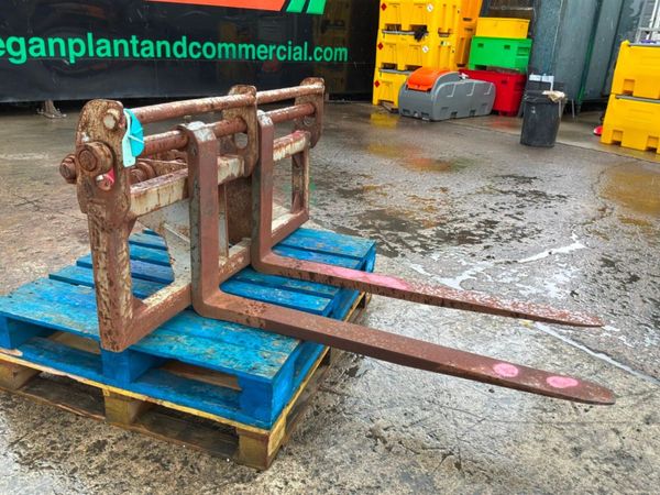 PALLET FORK ATTACHMENT...50/60mm PINS.......3383. 388057716