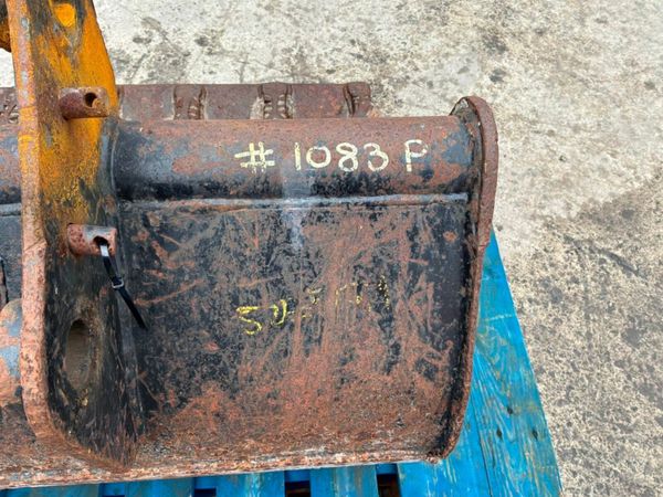 36"  DIGGING BUCKET......45mm PINS.......1083p. 388057813