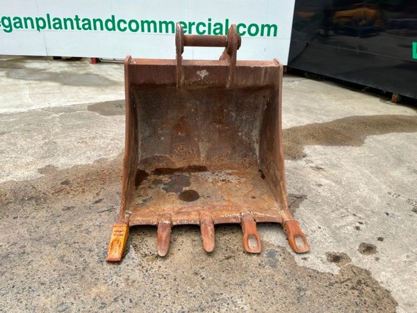 48"  DIGGING BUCKET.......80mm PINS.........48EC 388058083