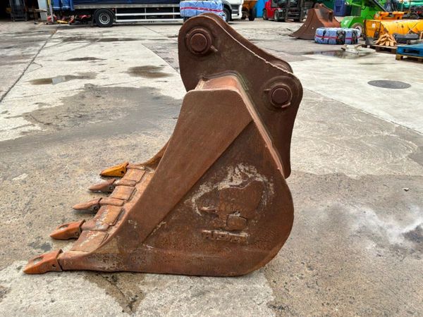 48"  DIGGING BUCKET.......80mm PINS.........48EC 388058086